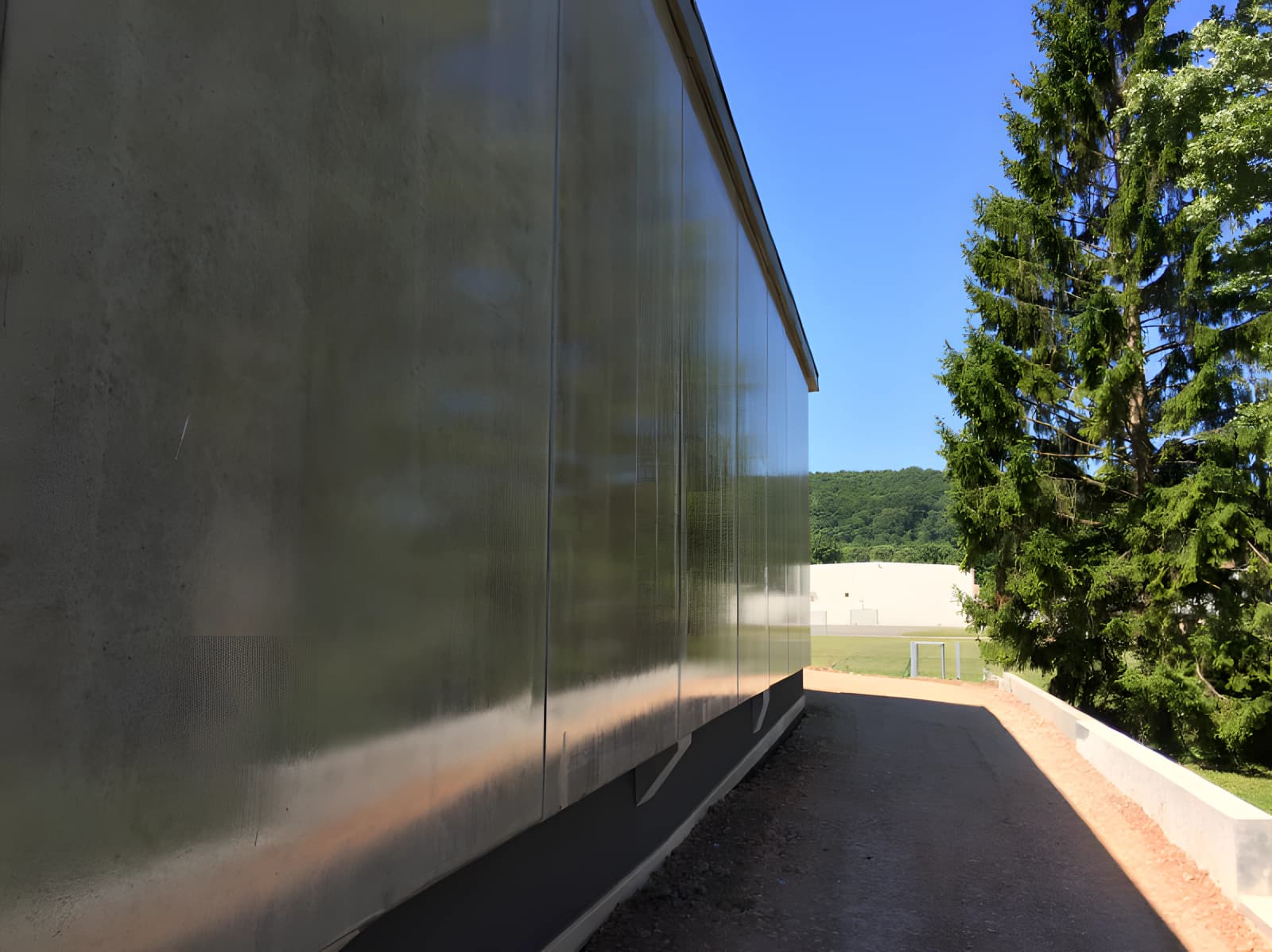 college-lugny-exterieur.webp